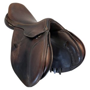 PRICE REDUCED! 17.5Inch Used Thornhill Pro Trainer Close Contact Saddle